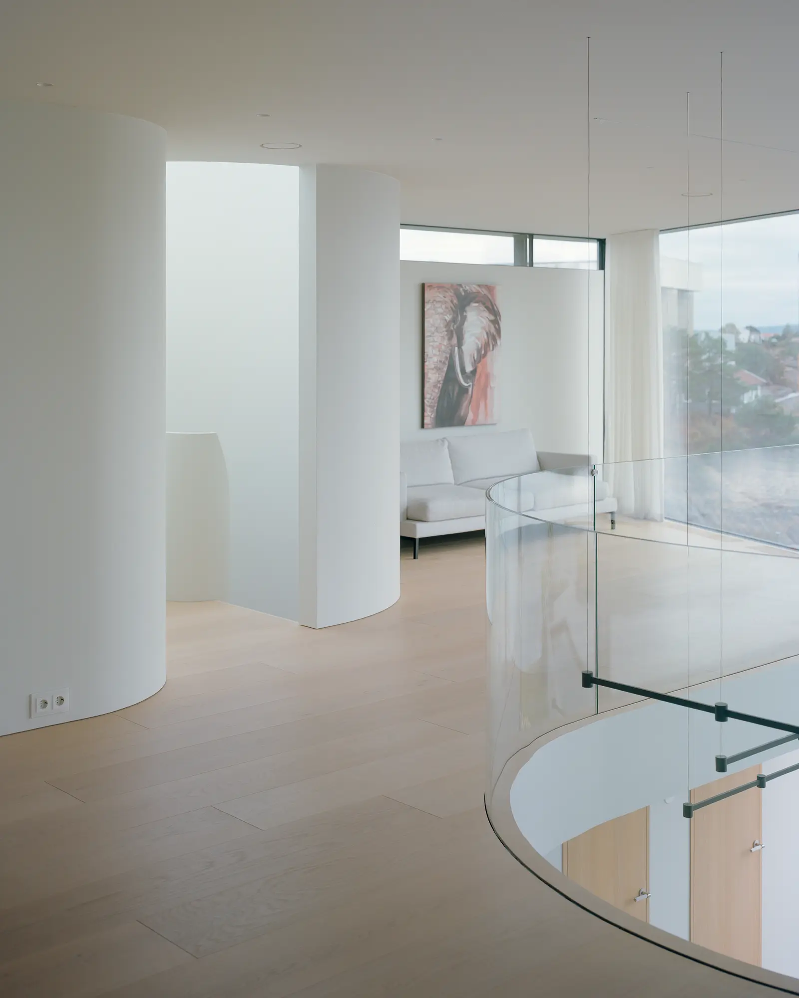 BH 13, Lillesand, Norway: Venuro pocket sliding doors, Reynaers Masterline 8 and Vitrocsa (image 9 of 16)