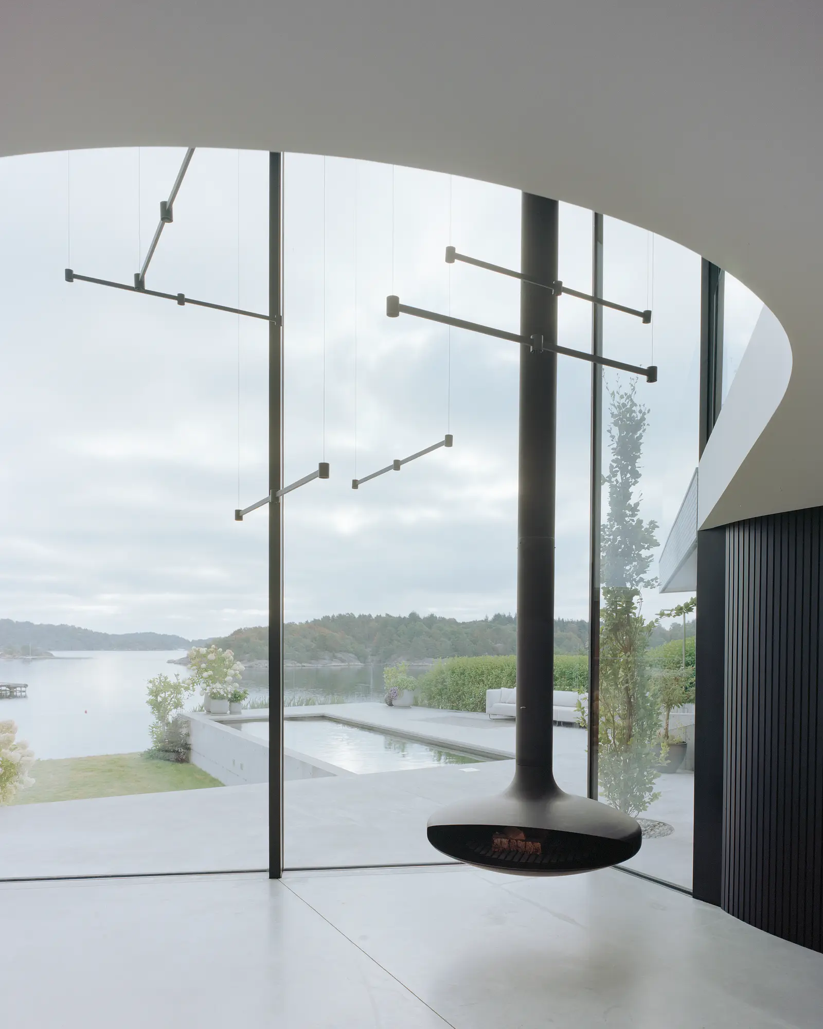 BH 13, Lillesand, Norway: Venuro pocket sliding doors, Reynaers Masterline 8 and Vitrocsa (image 15 of 16)