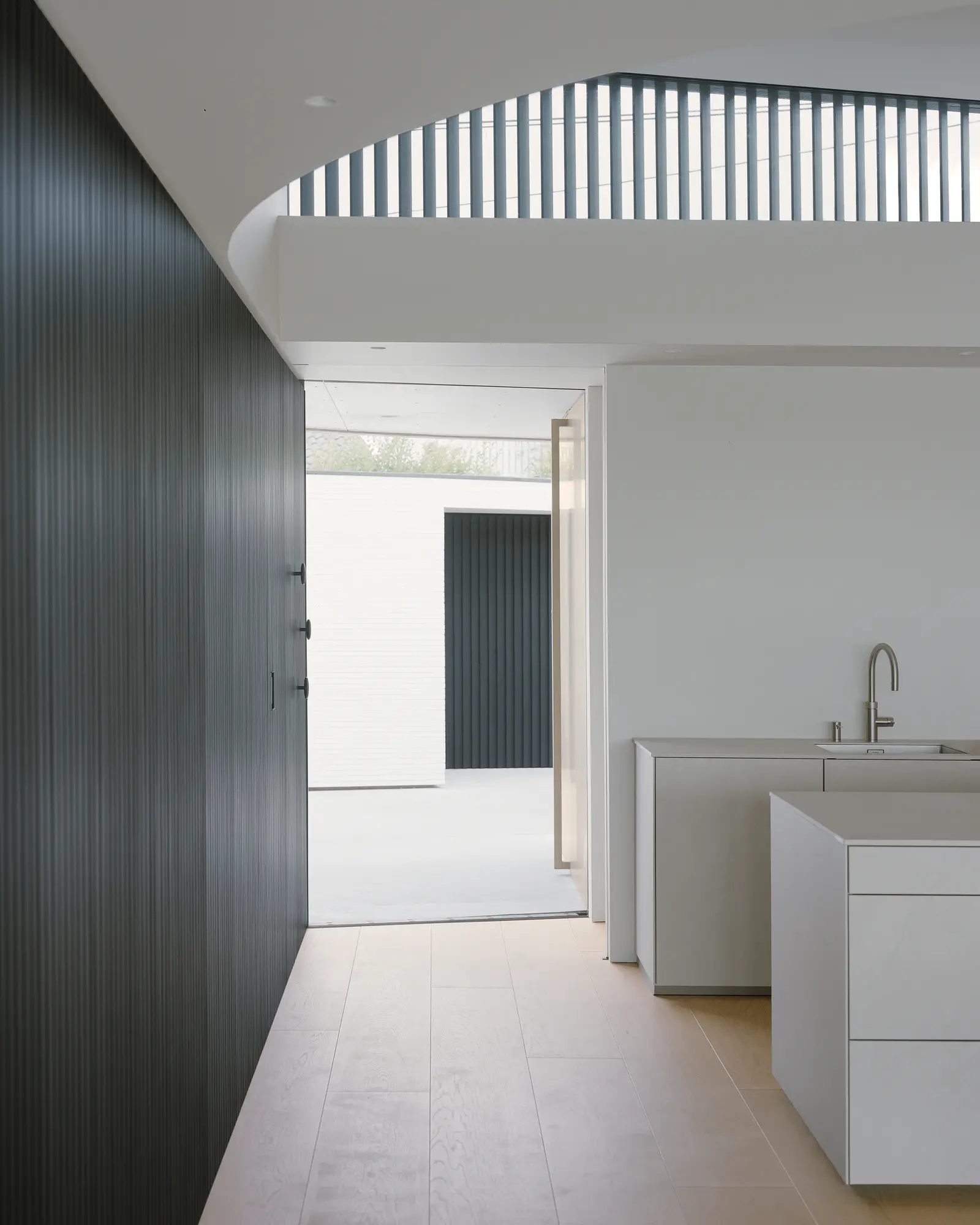 BH 13, Lillesand, Norway: Venuro pocket sliding doors, Reynaers Masterline 8 and Vitrocsa (image 16 of 16)