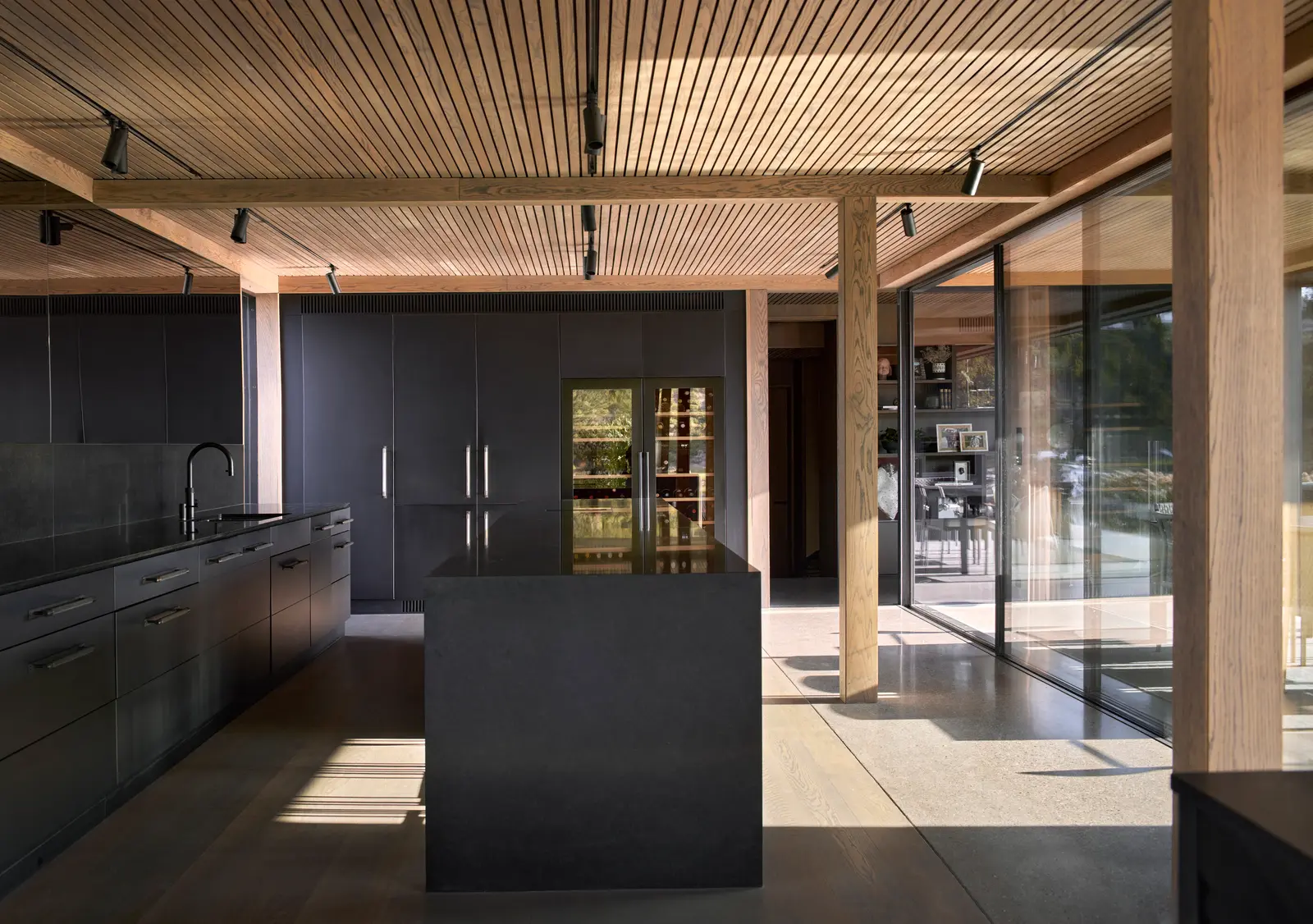 Bruksveien, Snarøya, Oslo — Vitrocsa V56 sliding doors, motorised and manual (image 2 of 3)