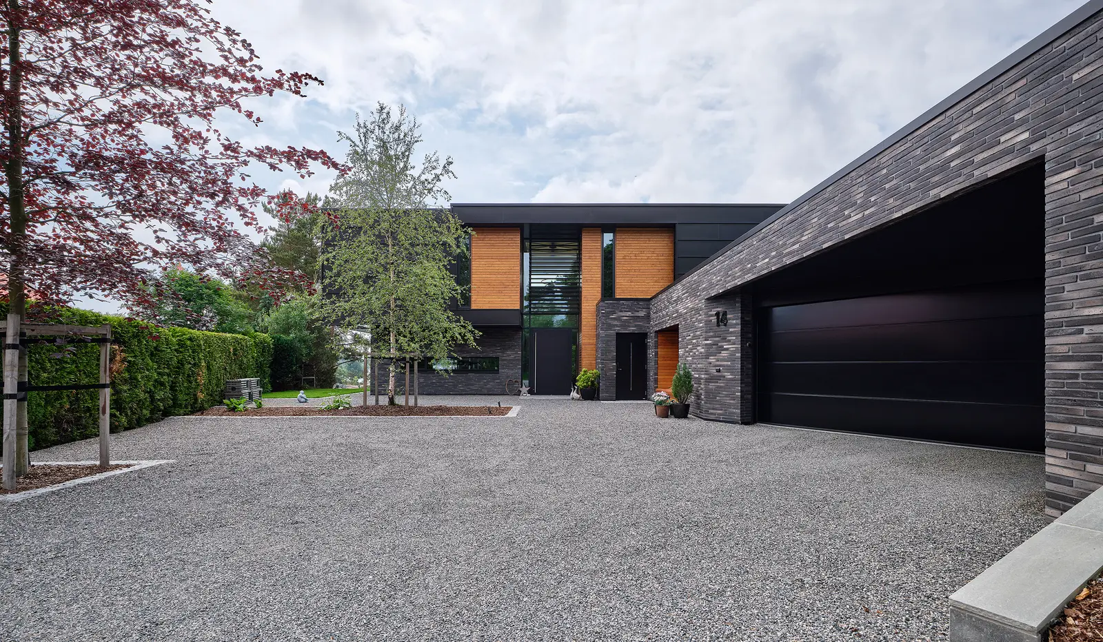 Fruens allé, Kristiansand, Norway: Schüco sliding door, Reynaers CW 50, Slimline 38 and pivot door (image 2 of 5)