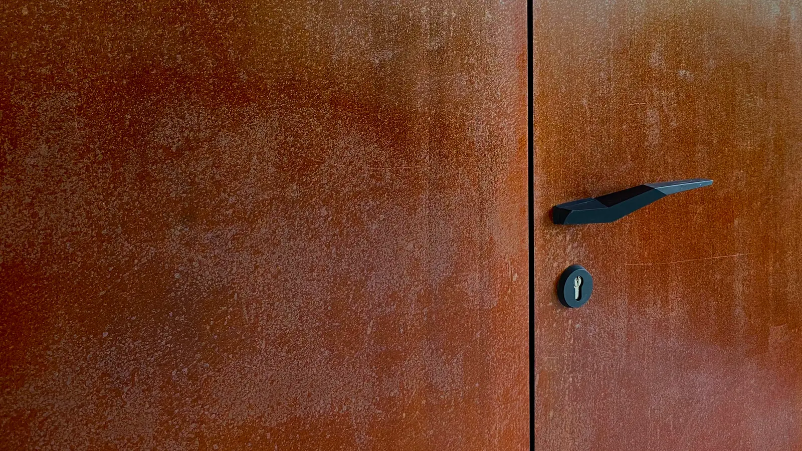L15, Lillesand, Norway — Reynaers Hi-Finity and CW 50 with step glass (image 6 of 7)