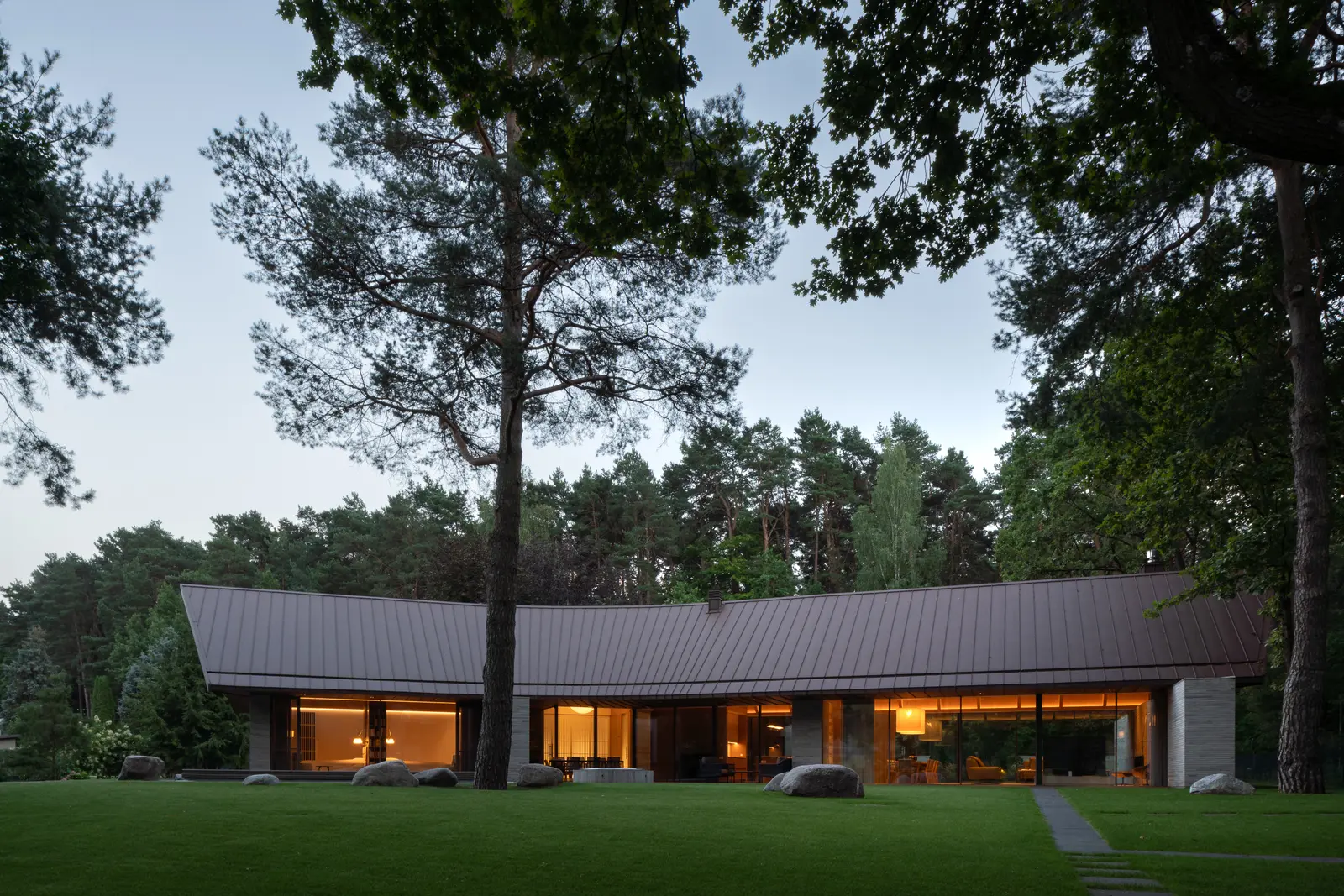 Pamiškio Namas, Kaunas, Lithuania — Schüco ASS 77 Panorama Design and a seamless facade system (image 7 of 9)