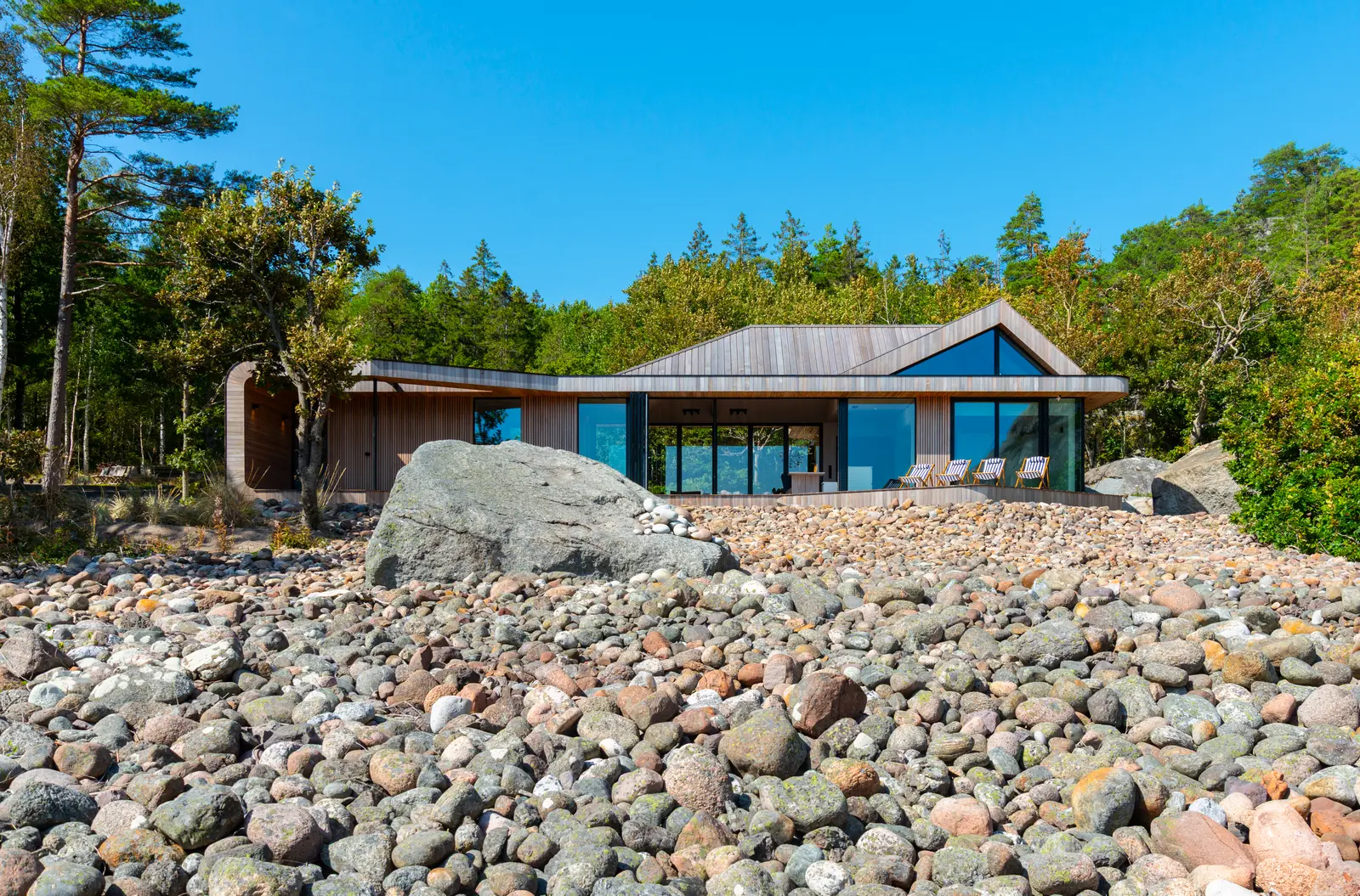 ULA, Larvik, Norway — Reynaers CF 68 aluminium folding door (image 2 of 6)