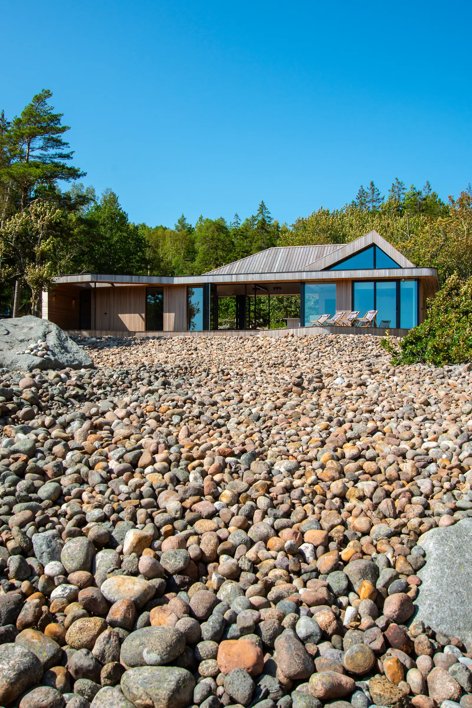 ULA, Larvik, Norway — Reynaers CF 68 aluminium folding door (image 3 of 6)